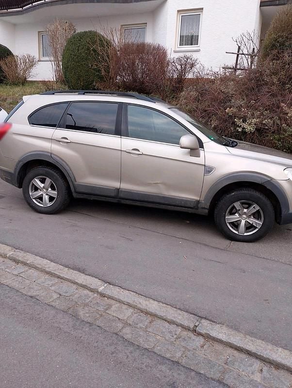 Gebraucht Chevrolet Captiva 146 PS (107 kW) 2010 Grau SUV