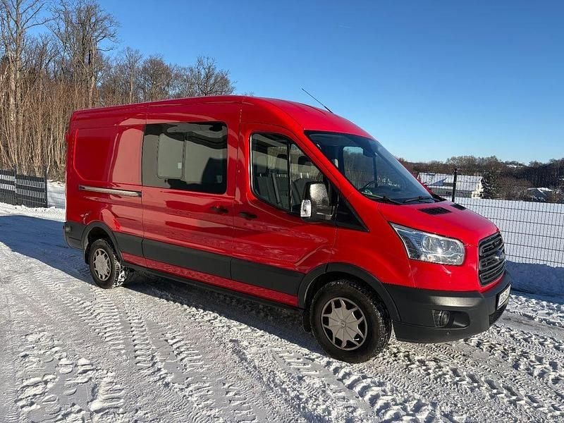 Rot Gebraucht 2017 Ford Transit Van / Kleinbus | 12.499 € (Guter Preis) - Bild 1/4