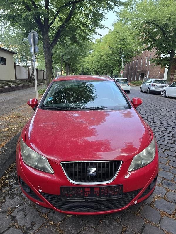 Rot Gebraucht 2011 Seat Ibiza ST Kombi | 3.000 € (Superpreis) - Bild 1/4