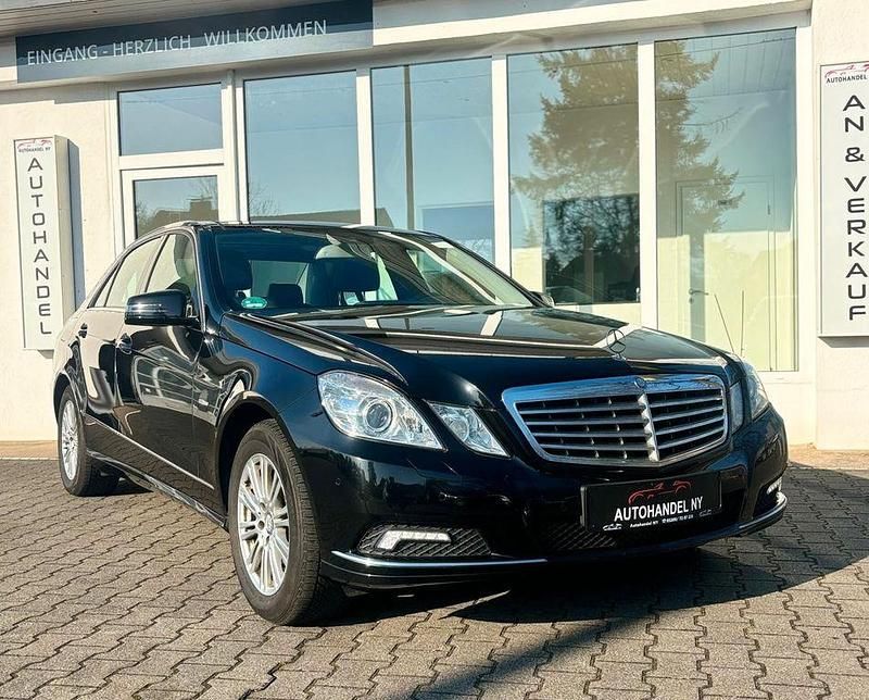 Gebraucht Mercedes E200 Elegance 184 PS (135 kW) 2010 Schwarz Limousine