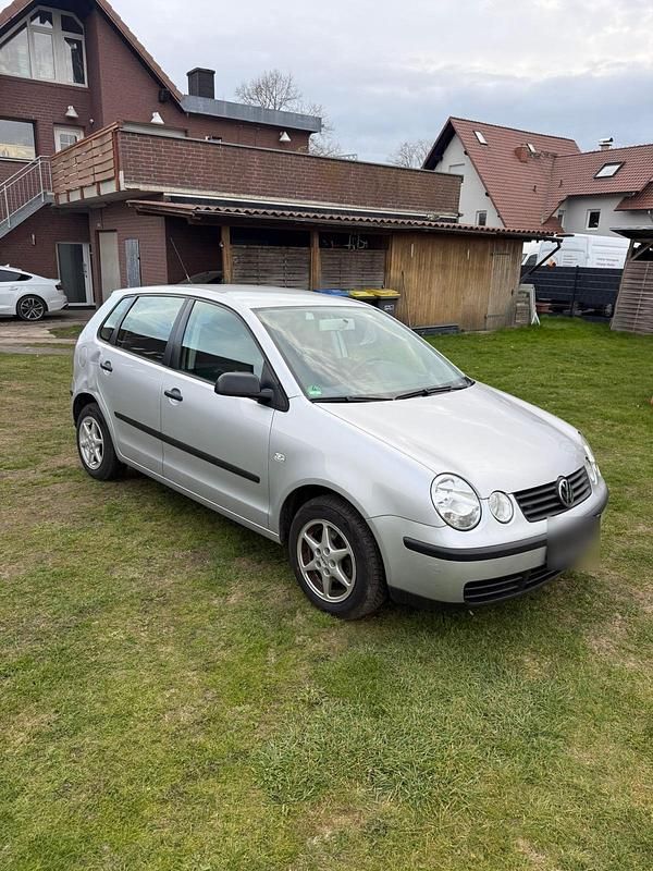 Gebraucht VW Polo 64 PS (47 kW) 2004 Silber Kleinwagen