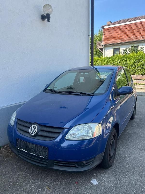 Blau Gebraucht 2011 VW Fox Kleinwagen | 2.000 € (Fairer Preis) - Bild 1/4