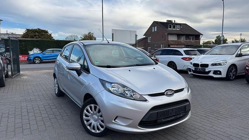 Grau Gebraucht 2010 Ford Fiesta Trend Kleinwagen | 4.500 € (Fairer Preis) - Bild 1/4