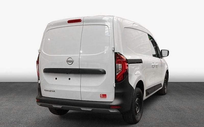 Neu Nissan Townstar N-Connecta 130 PS (95 kW) 2025 Weiß Van