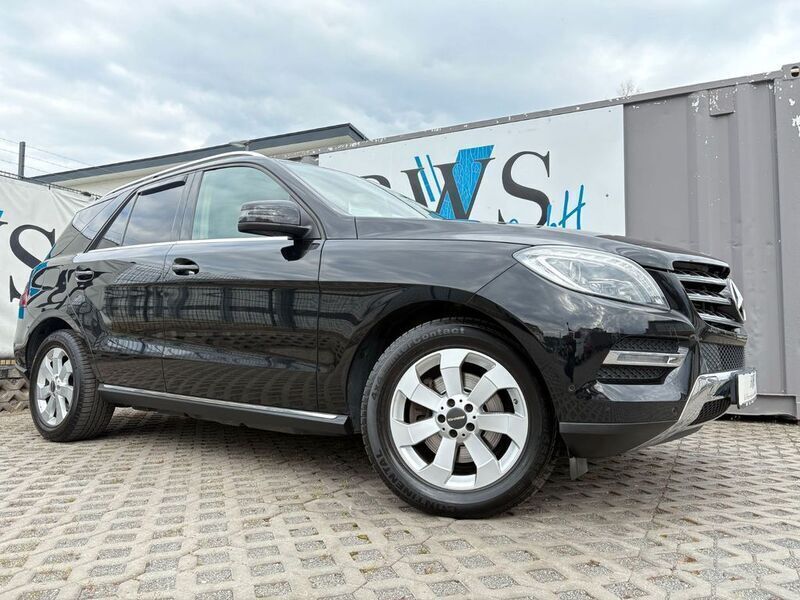 Schwarz Gebraucht 2013 Mercedes ML350 SUV | 20.490 € (Fairer Preis) - Bild 1/4