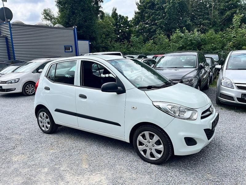 Weiß Gebraucht 2012 Hyundai i10 Classic Kleinwagen | 2.499 € (Superpreis) - Bild 1/4