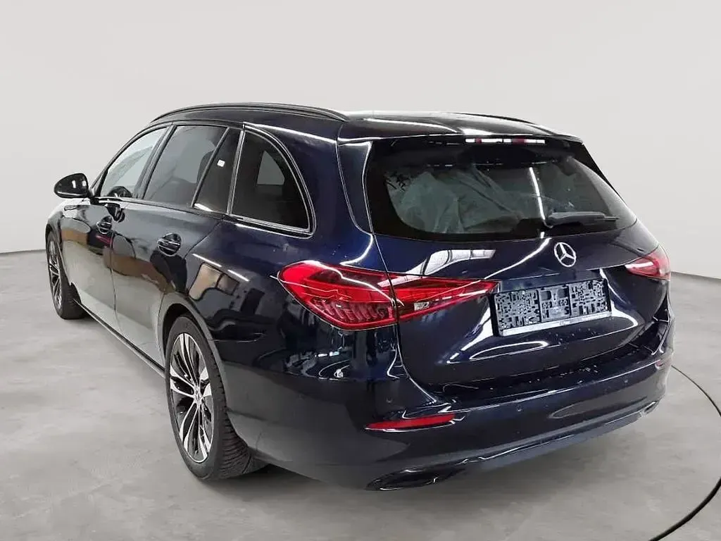 Gebraucht Mercedes C200 Avantgarde 163 PS (119 kW) 2022 Blau Limousine