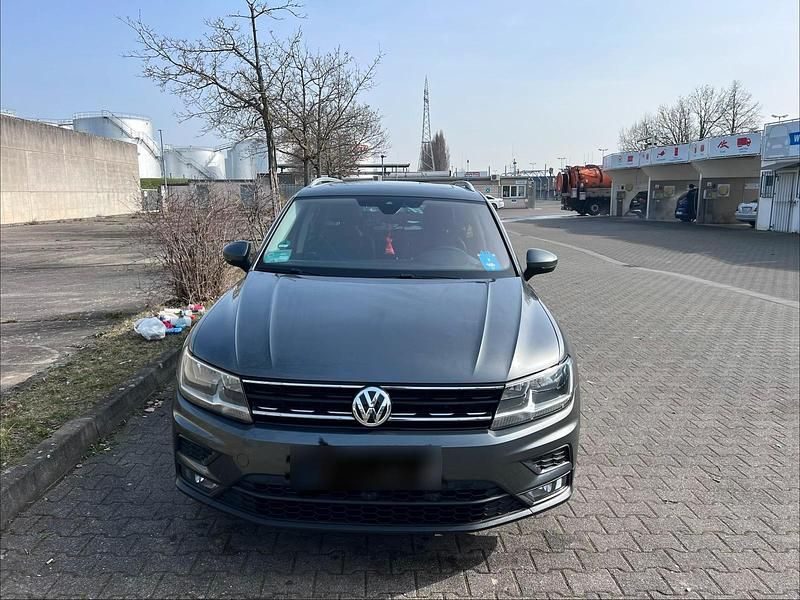 Gebraucht VW Tiguan Highline 150 PS (110 kW) 2018 Grau SUV