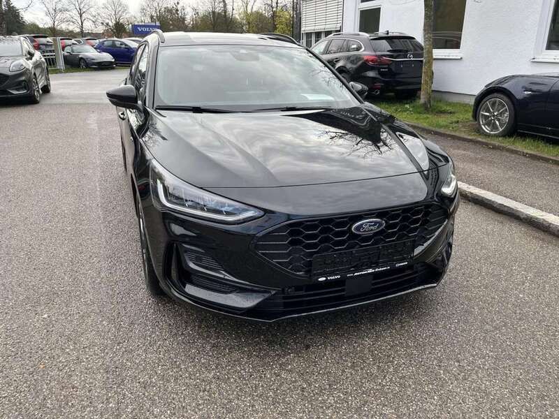 Schwarz (agate black metallic) Neu 2024 Ford Focus ST-Line Kombi | 28.880 € (Fairer Preis) - Bild 1/4