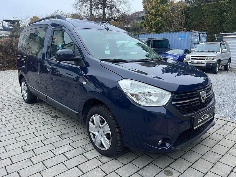 Blau Gebraucht 2018 Dacia Dokker Comfort Van / Kleinbus | 7.350 € (Guter Preis) - Bild 1/4