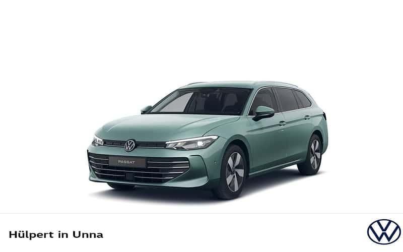 Grün Gebraucht 2025 VW Passat Business Kombi | 33.888 € (Superpreis) - Bild 1/4
