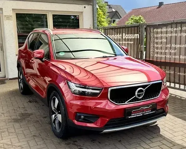 Gebraucht Volvo XC40 Momentum 190 PS (139 kW) 2019 Fusion red (metallic) SUV