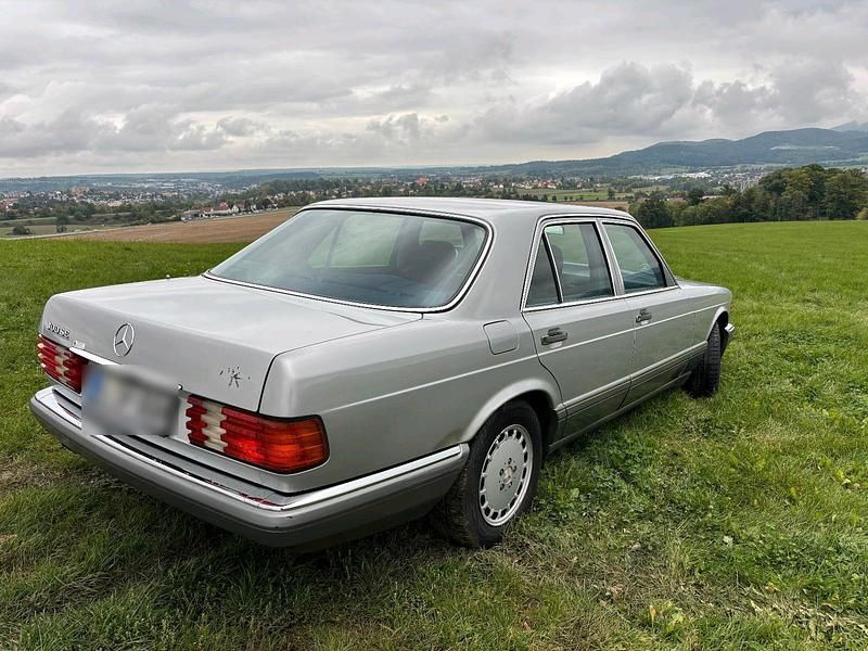 Gebraucht Mercedes E300 180 PS (132 kW) 1988 Silber Limousine