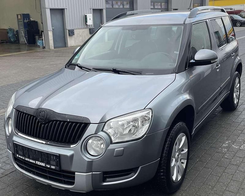 Gebraucht Skoda Yeti 110 PS (80 kW) 2011 Grau SUV