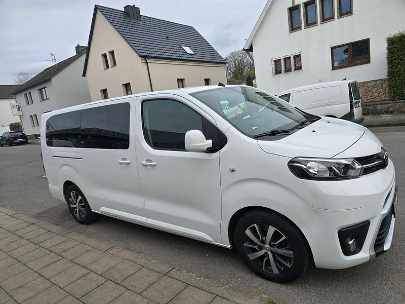 Gebraucht Toyota Proace 120 PS (88 kW) 2019 Weiß Van / Kleinbus