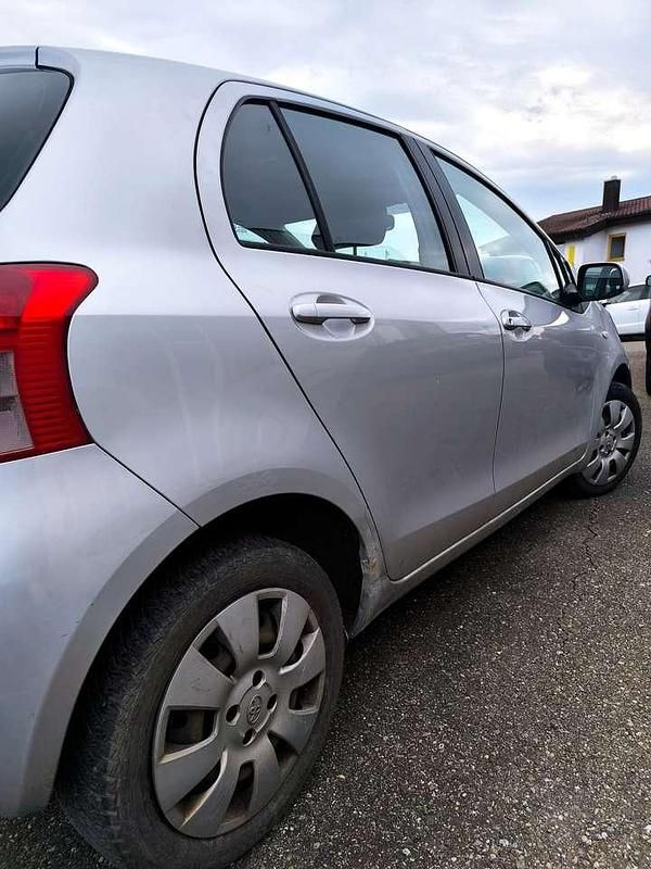 Gebraucht Toyota Yaris Sol 87 PS (63 kW) 2007 Silver mica metallic Kleinwagen