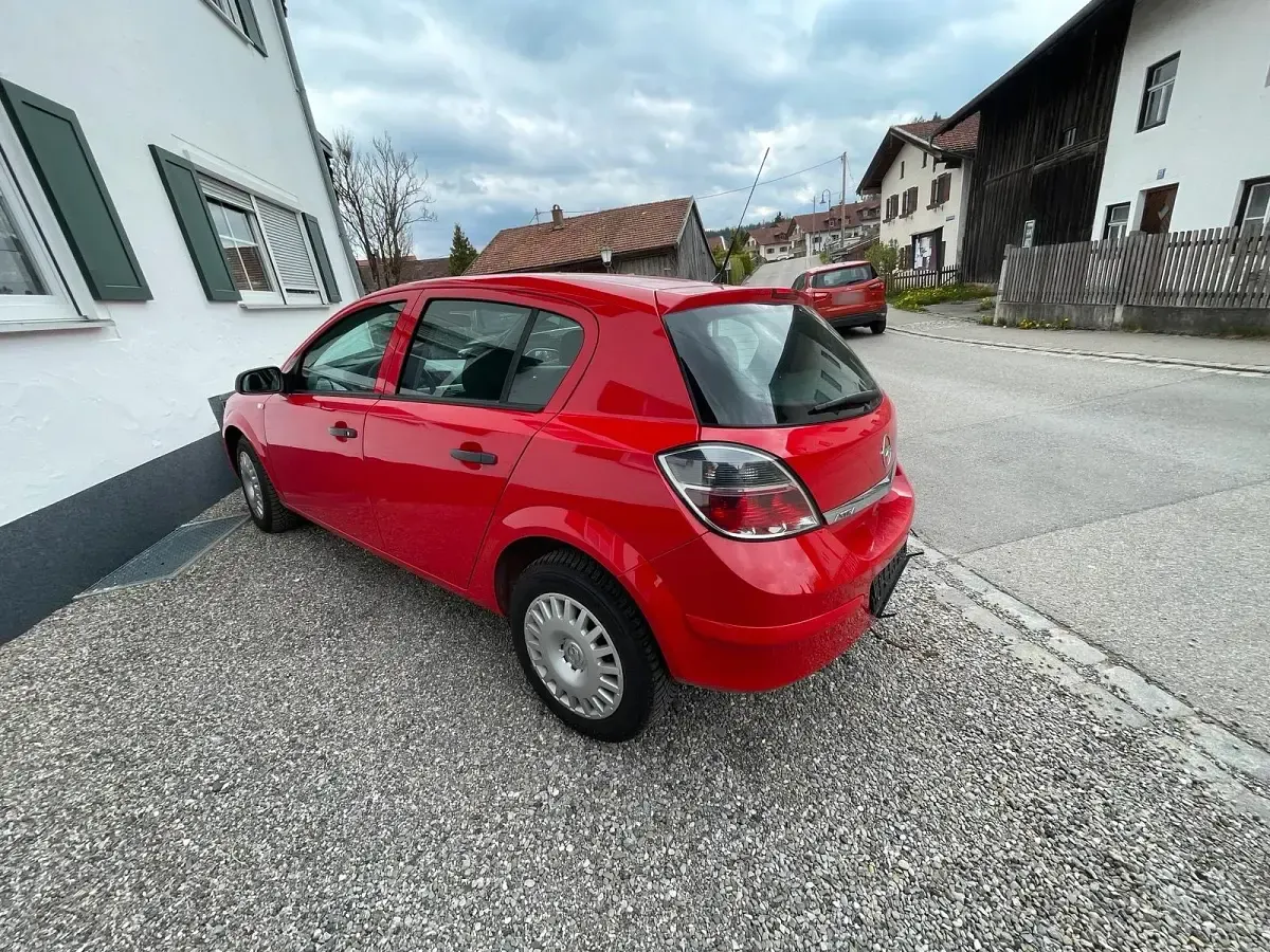 Usata Opel Astra 90 CV (66 kW) 2009 Rosso Berlina