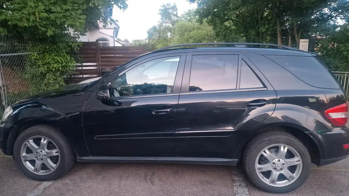 Gebraucht Mercedes ML350 231 PS (169 kW) 2011 Schwarz SUV