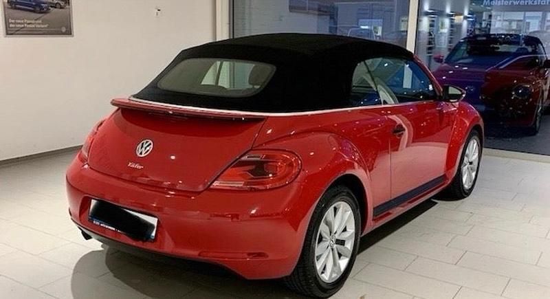 Gebraucht VW Beetle 105 PS (77 kW) 2015 Rot Kleinwagen