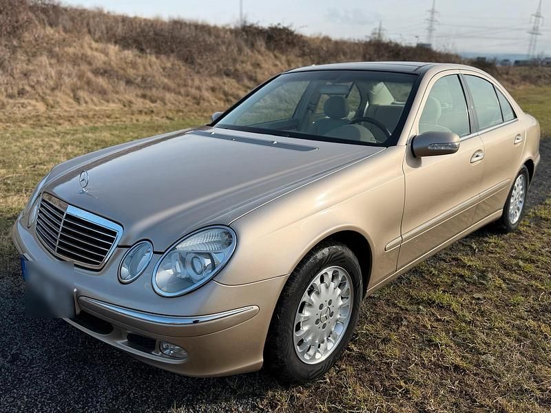 Gebraucht Mercedes E240 177 PS (130 kW) 2002 Beige Limousine
