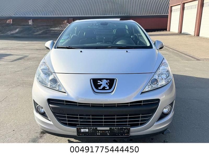 Gebraucht Peugeot 207 CC Platinum 111 PS (81 kW) 2011 Silber Cabrio