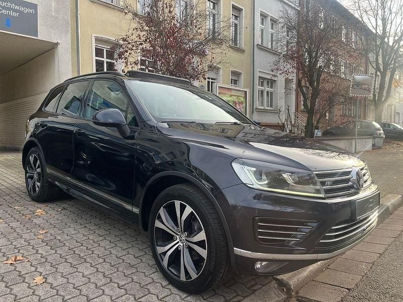 Gebraucht VW Touareg R-line 262 PS (192 kW) 2015 Blau SUV