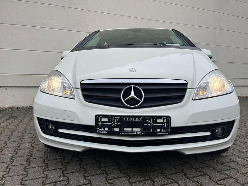 Gebraucht Mercedes A160 Classic 95 PS (69 kW) 2012 Calcitweiss  unilack Limousine