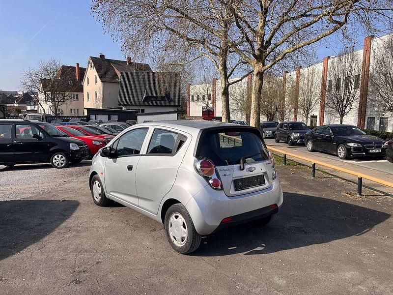 Gebraucht Chevrolet Spark 68 PS (50 kW) 2010 Silber Kleinwagen