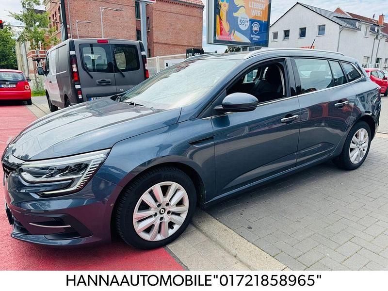 Grau Gebraucht 2022 Renault Mégane IV Business Limousine | 11.000 € (Guter Preis) - Bild 1/4