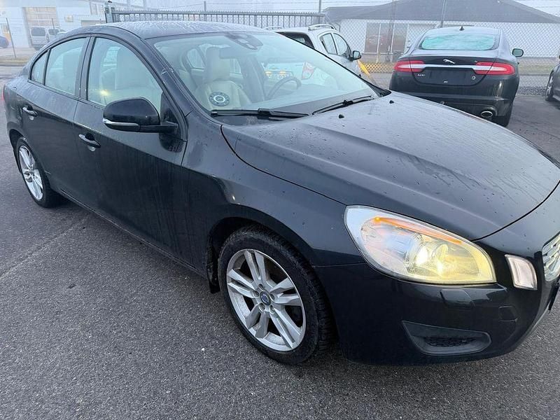 Gebraucht Volvo S60 Kinetic 241 PS (177 kW) 2012 Schwarz Limousine