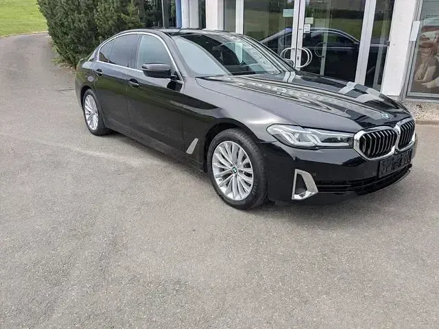 Gebraucht BMW 520 Luxury Line 190 PS (139 kW) 2020 Schwarz Limousine
