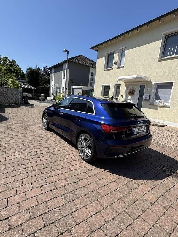 Blau Gebraucht 2020 Audi A3 e-tron Advanced Kleinwagen | 19.990 € (Fairer Preis) - Bild 1/4