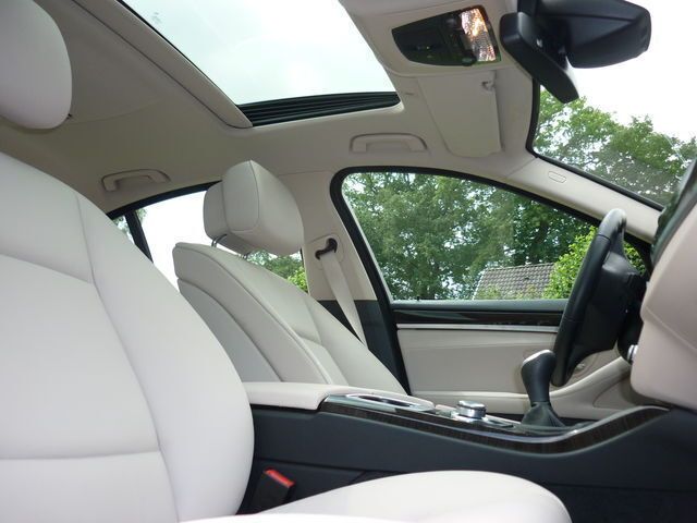 Gebraucht BMW 523 204 PS (150 kW) 2010 Schwarz metallic Limousine