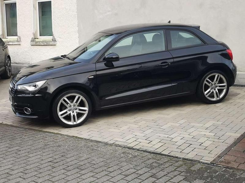 Gebraucht Audi A1 S-Line 86 PS (63 kW) 2011 Phantomschwarz perleffekt Kleinwagen