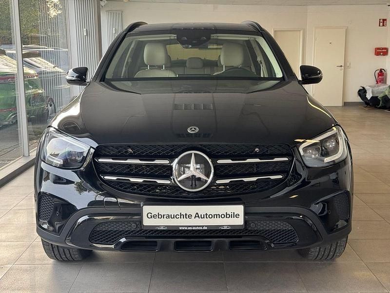 Gebraucht Mercedes GLC300e 320 PS (235 kW) 2021 Schwarz SUV