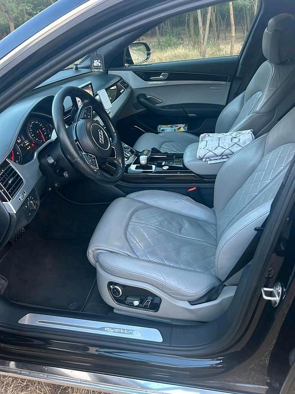 Second-hand Audi A8 385 CP (283 kW) 2015 Negru Berlinǎ