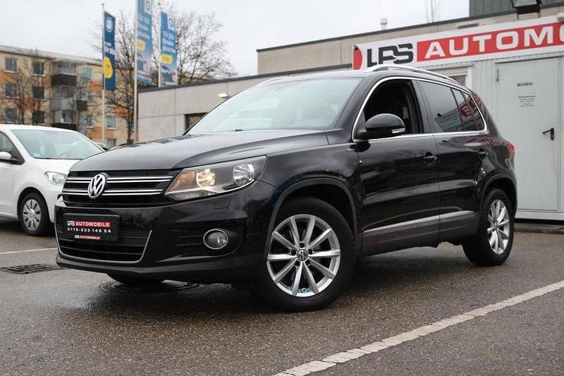 Schwarz Gebraucht 2015 VW Tiguan LOUNGE SUV | 10.490 € (Fairer Preis) - Bild 1/4