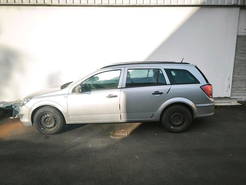 Gebraucht Opel Astra 110 PS (80 kW) 2009 Grau Kombi