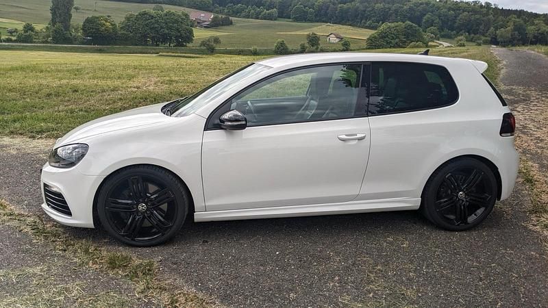 Używany VW Golf VI R 271 KM (199 kW) 2010 Biały Hatchback