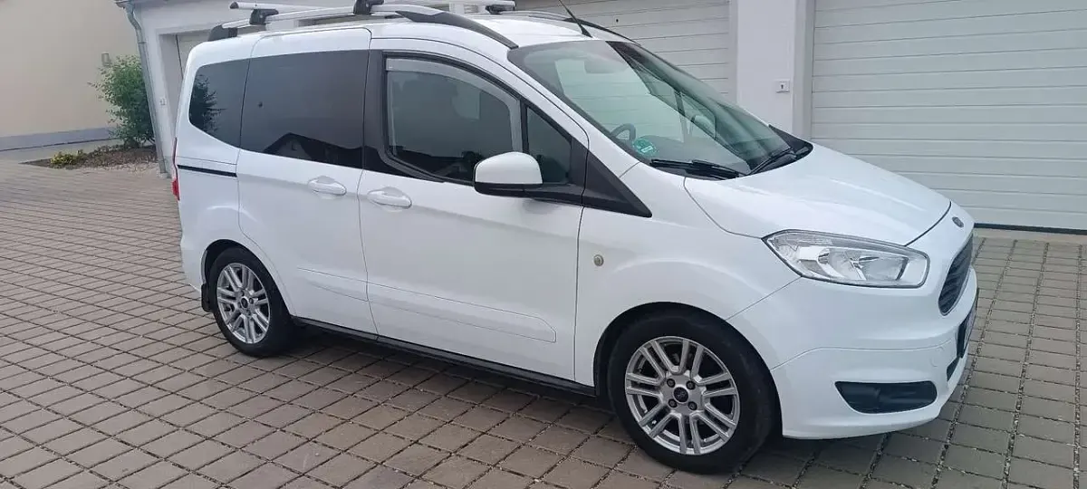 Gebraucht Ford Tourneo Ambiente 101 PS (74 kW) 2017 Kombi
