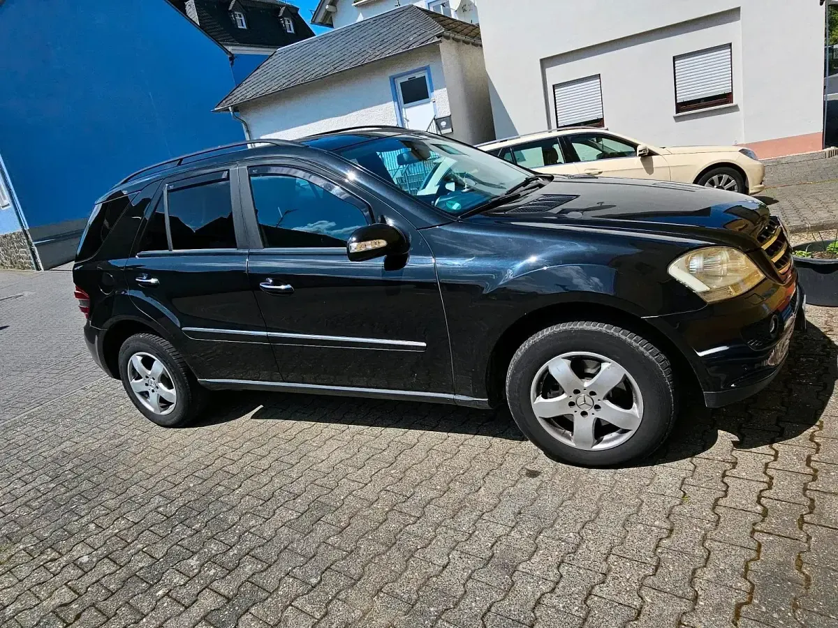 Gebraucht Mercedes ML320 2006 Schwarz SUV