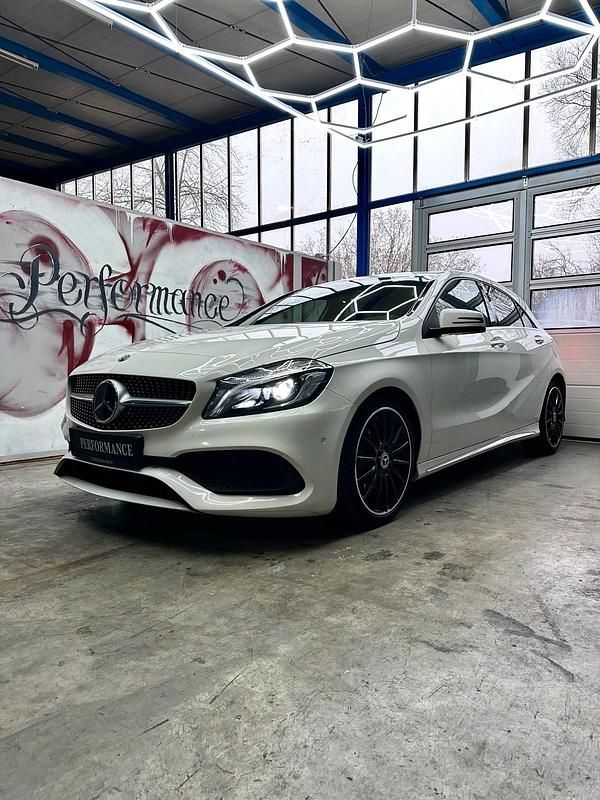 Weiß Gebraucht 2017 Mercedes A220 AMG Limousine | 17.999 € (Fairer Preis) - Bild 1/4