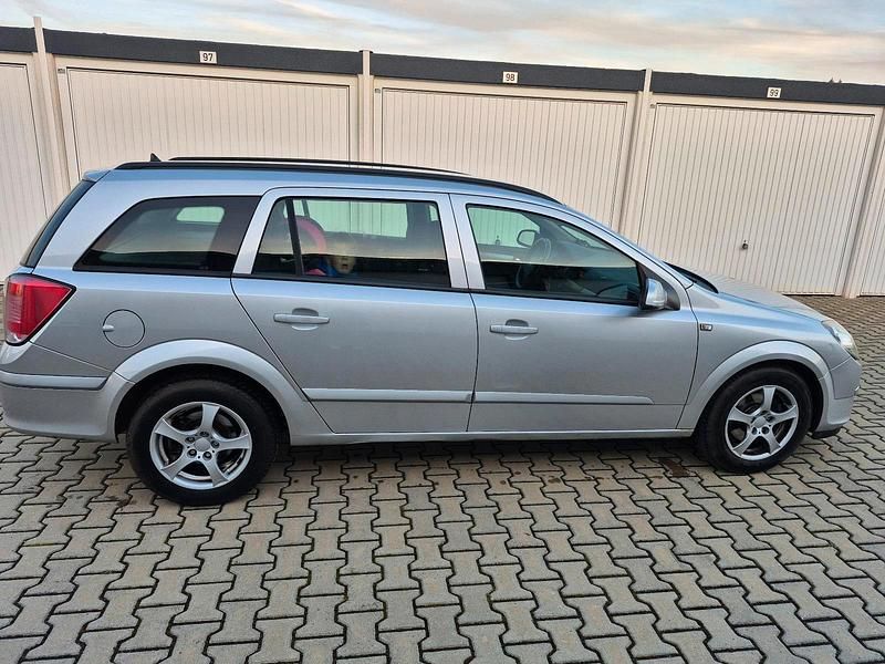 Gebraucht Opel Astra 115 PS (84 kW) 2005 Silber Kombi