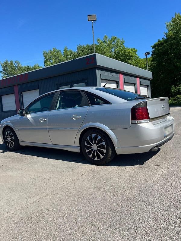Gebraucht Opel Vectra 100 PS (73 kW) 2003 Silber Limousine
