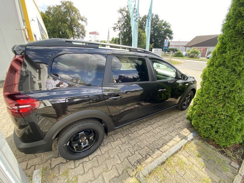 Gebraucht Dacia Jogger Expression 91 PS (66 kW) 2024 Perlmuttschwarz Van / Kleinbus