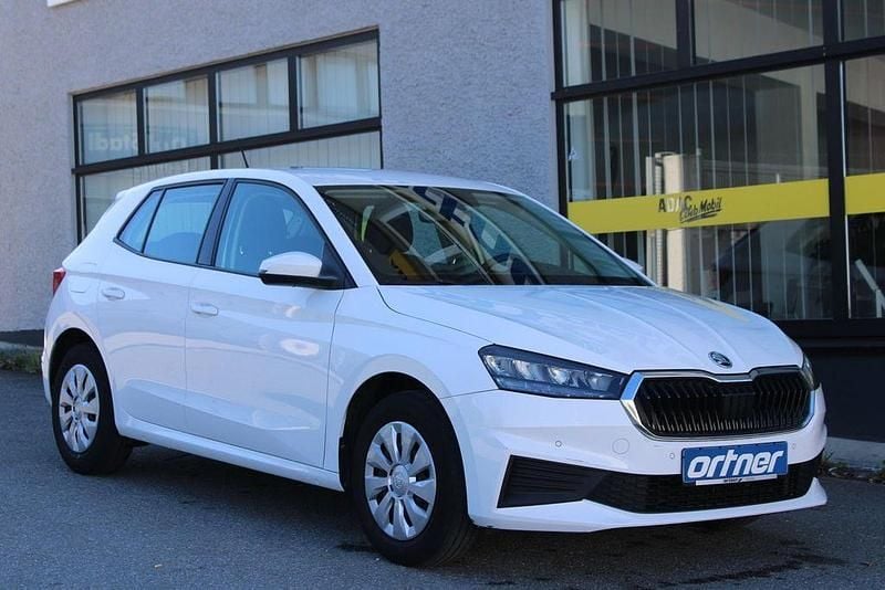 Gebraucht Skoda Fabia 65 PS (47 kW) 2022 Weiß Kleinwagen