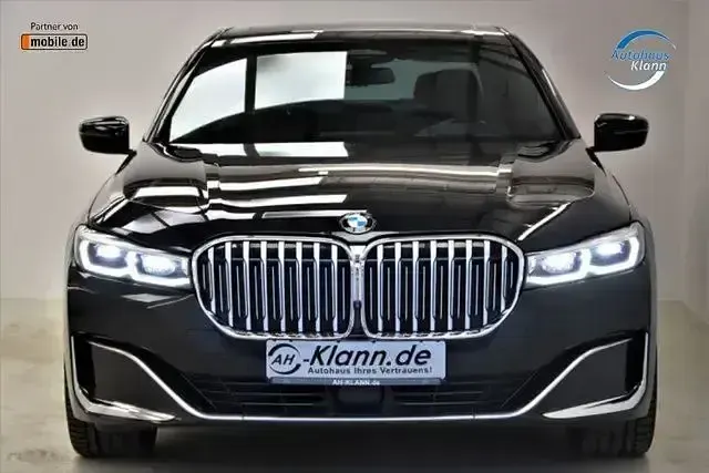 Gebraucht BMW 730 Basis 265 PS (194 kW) 2020 Black sapphire metallic Limousine