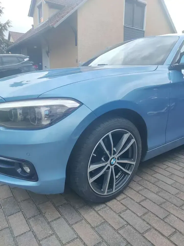 Gebraucht BMW 118 Sport Line 136 PS (100 kW) 2018 Blau Kleinwagen