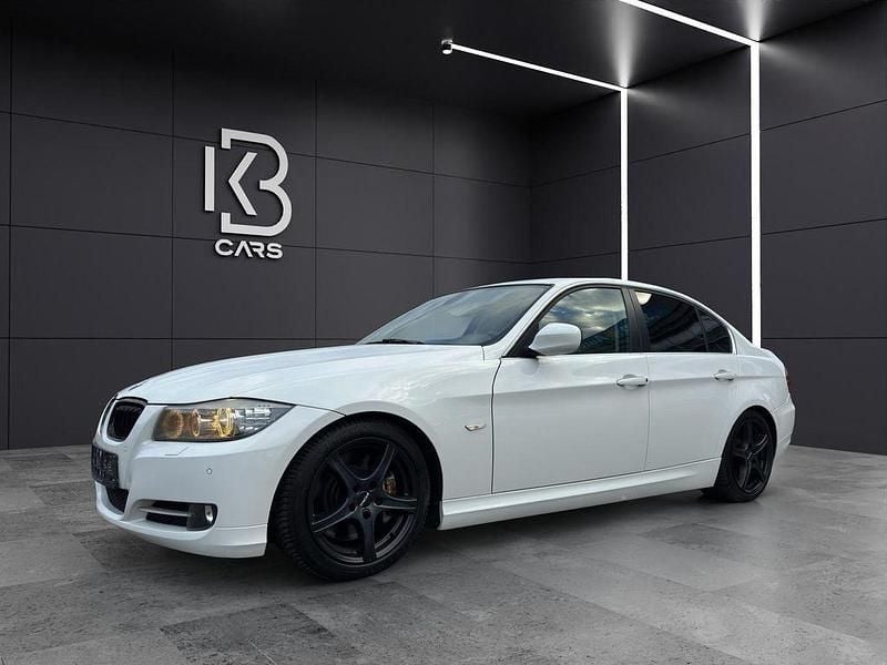 Alpinweiss 3 Gebraucht 2011 BMW 335 Comfort Edition Limousine | 9.900 € (Superpreis) - Bild 1/4