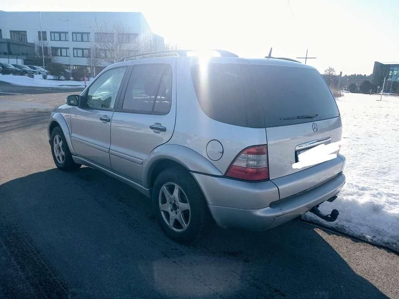 Gebraucht Mercedes ML400 250 PS (183 kW) 2002 Silber SUV